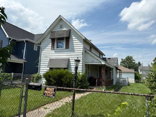 208 E 8TH ST, MUNCIE, IN 47302 - Image 230f851f9faec6fee9ddd73cf1d1f65c/1581980355
