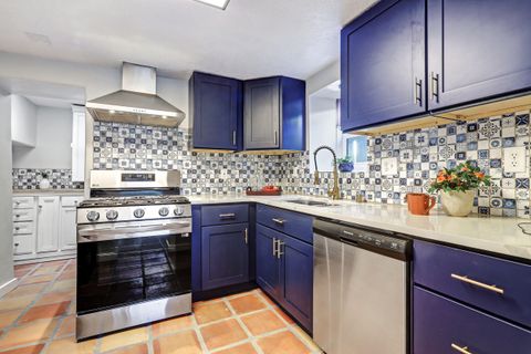 Photo of 3006 3rd Street NW, Albuquerque, NM 87107 (MLS # 1094042)