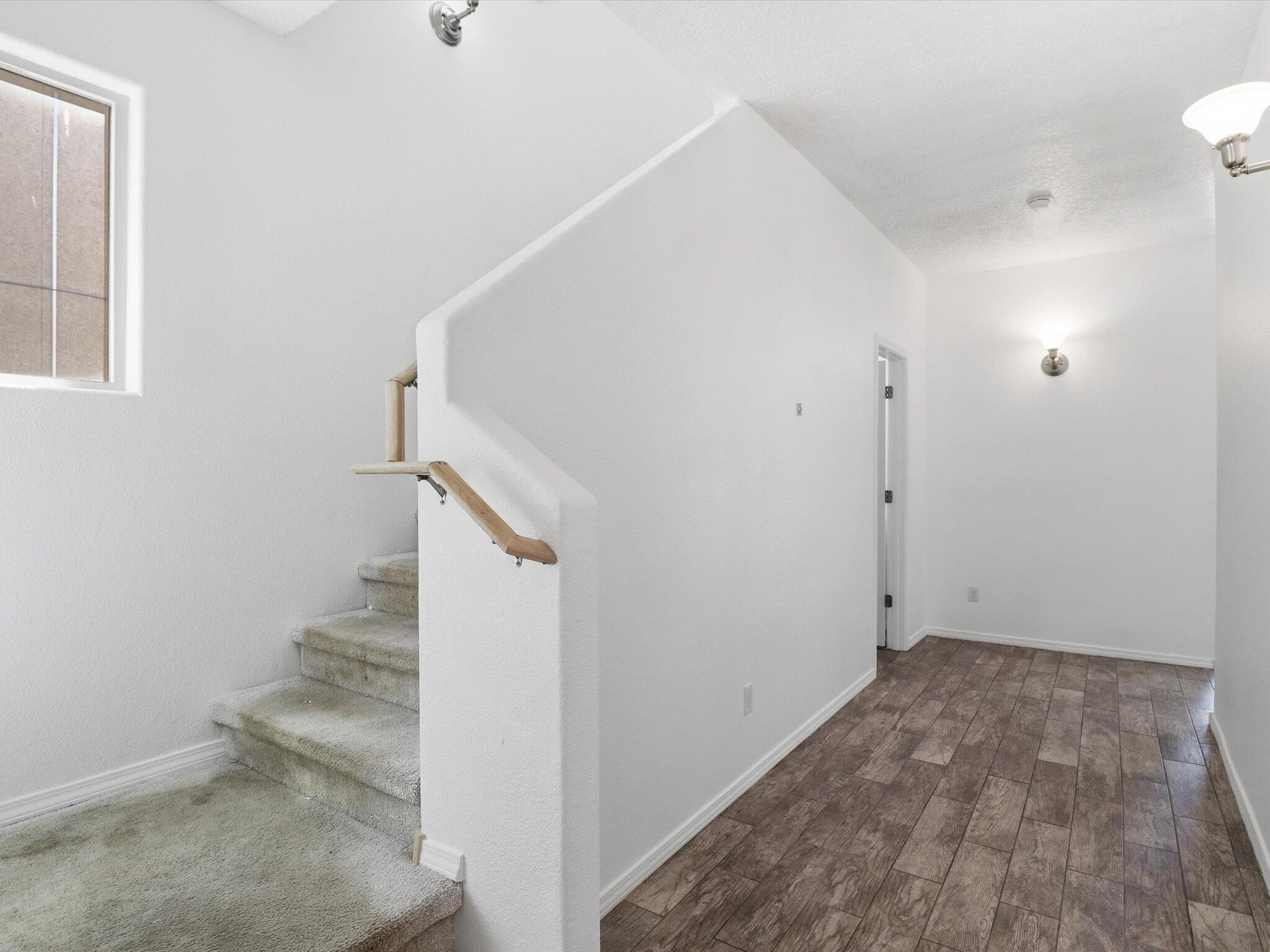 2252 Violeta Circle SE