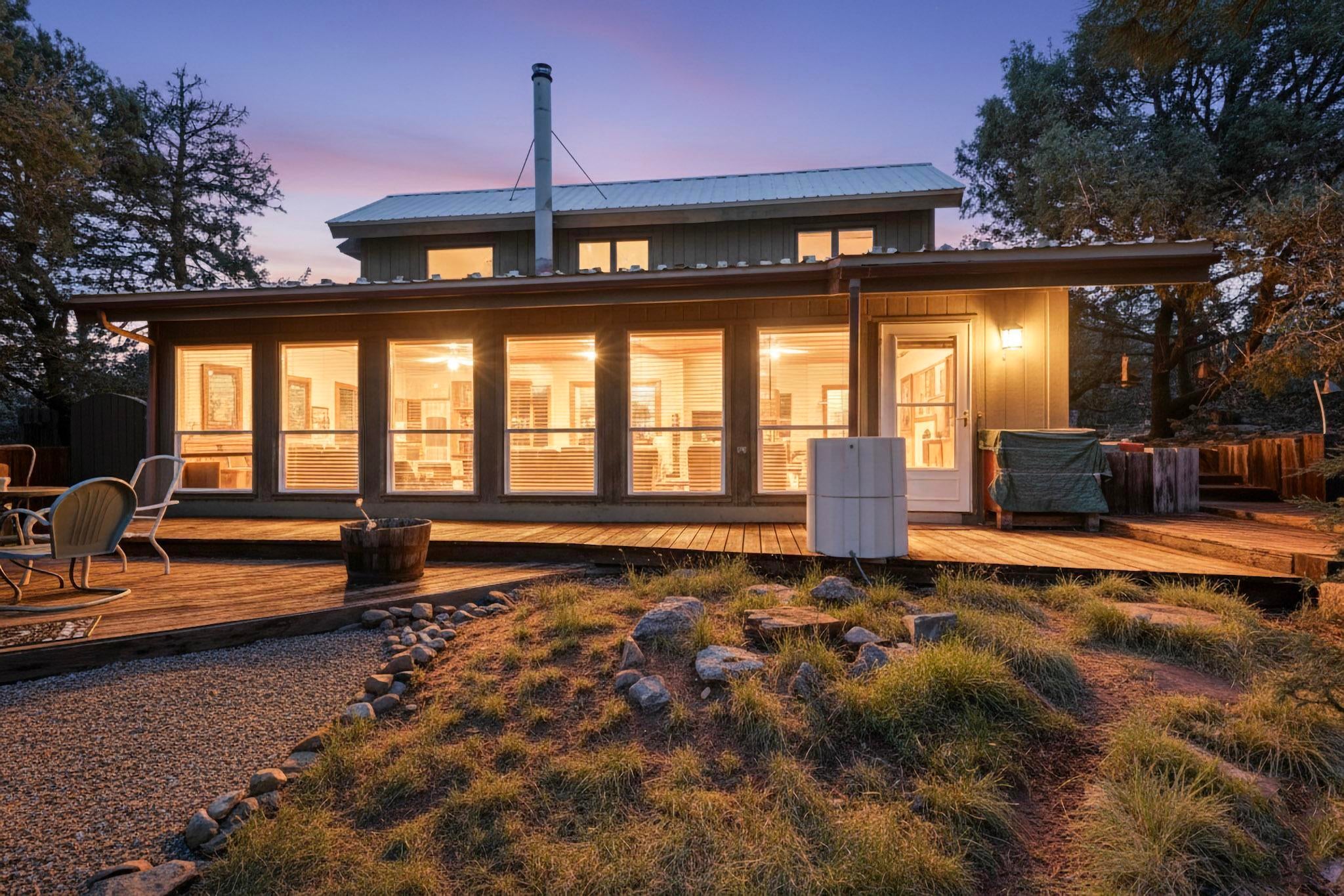 88 Juniper Loop NE