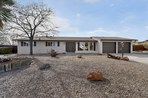 4702 El Bardo Court SE Rio Rancho NM 87124