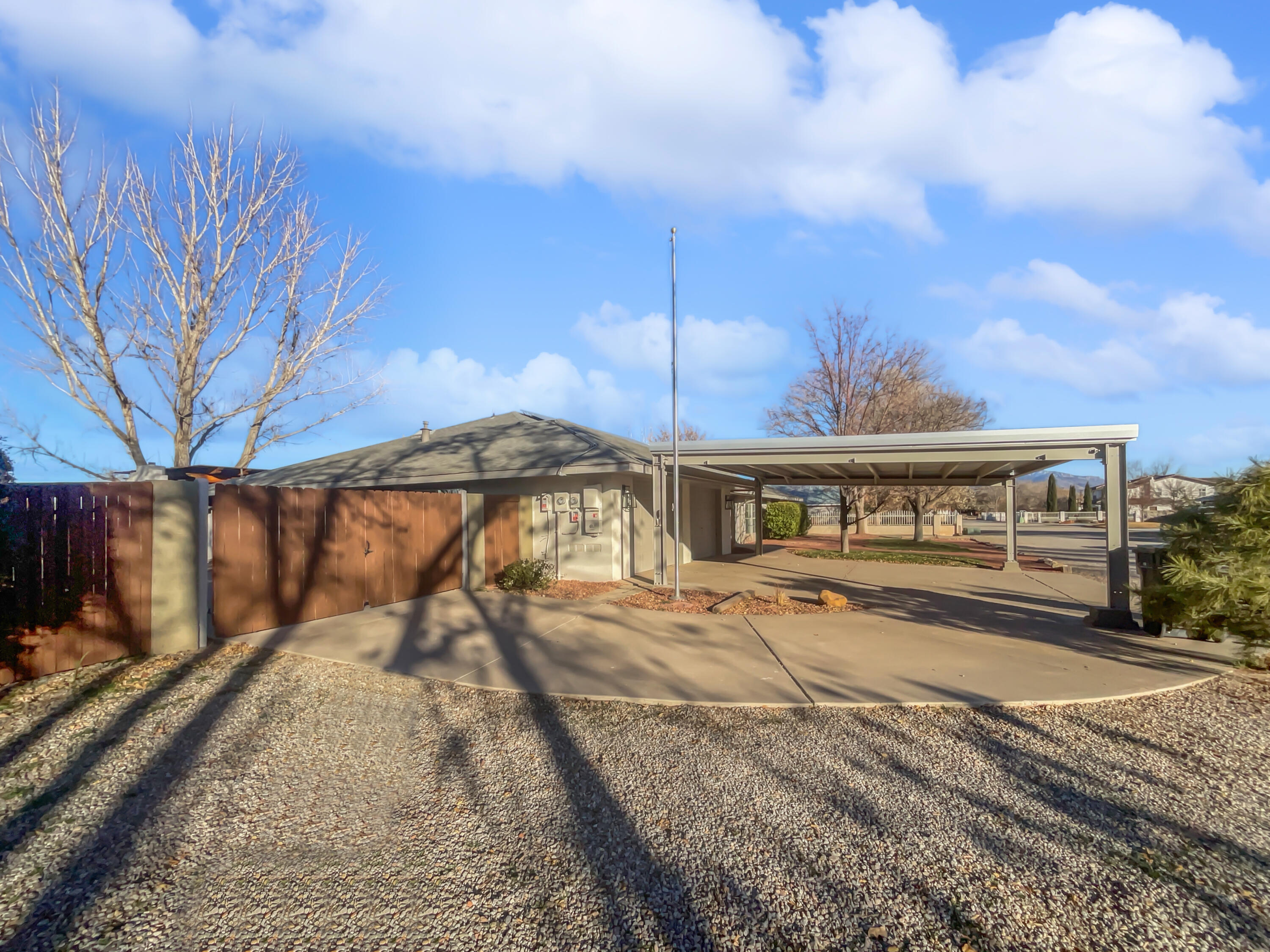 437 El Llano Lane, Los Ranchos, New Mexico image 9