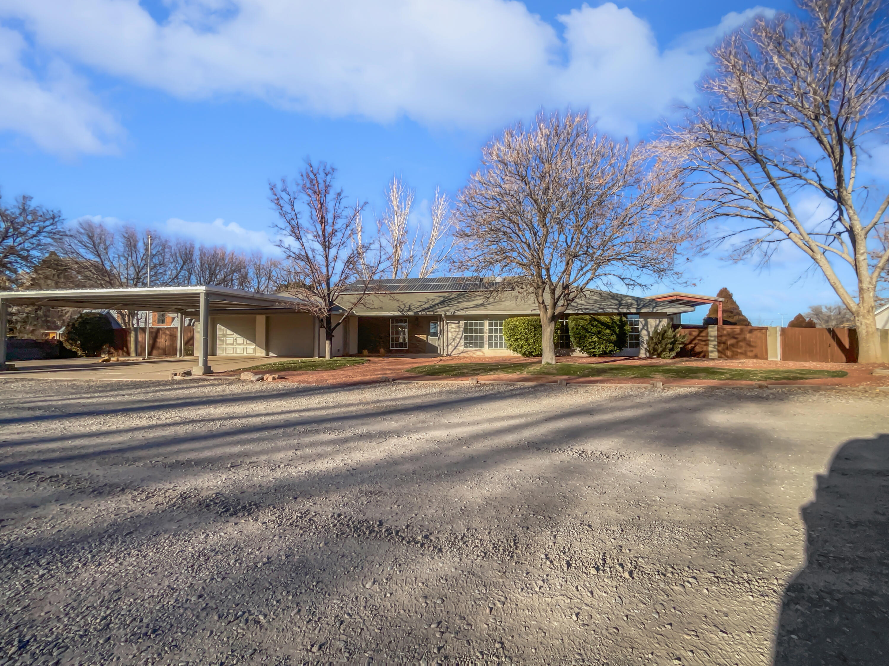 437 El Llano Lane, Los Ranchos, New Mexico image 1