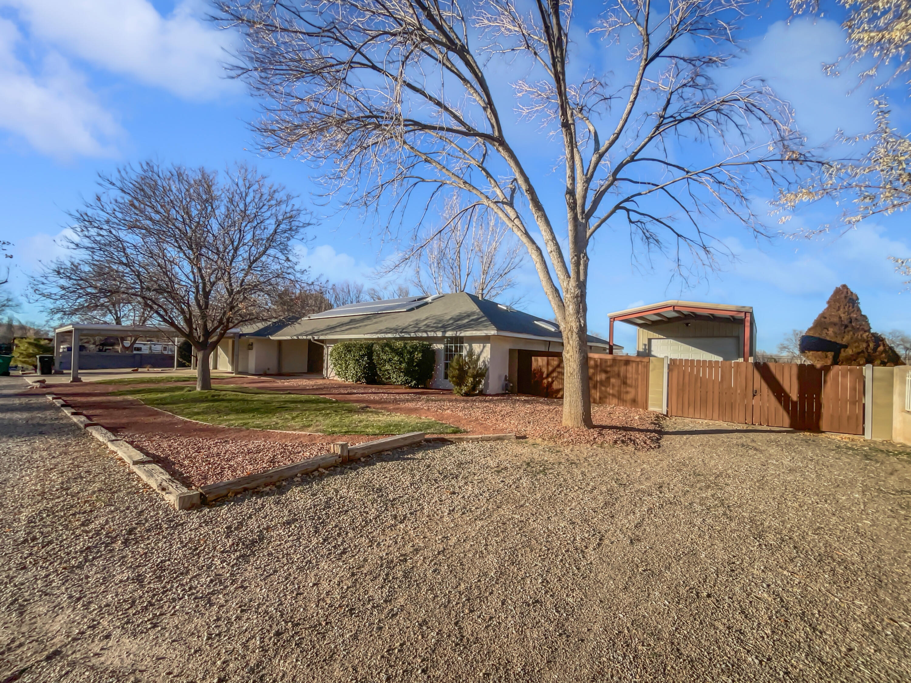 437 El Llano Lane, Los Ranchos, New Mexico image 10