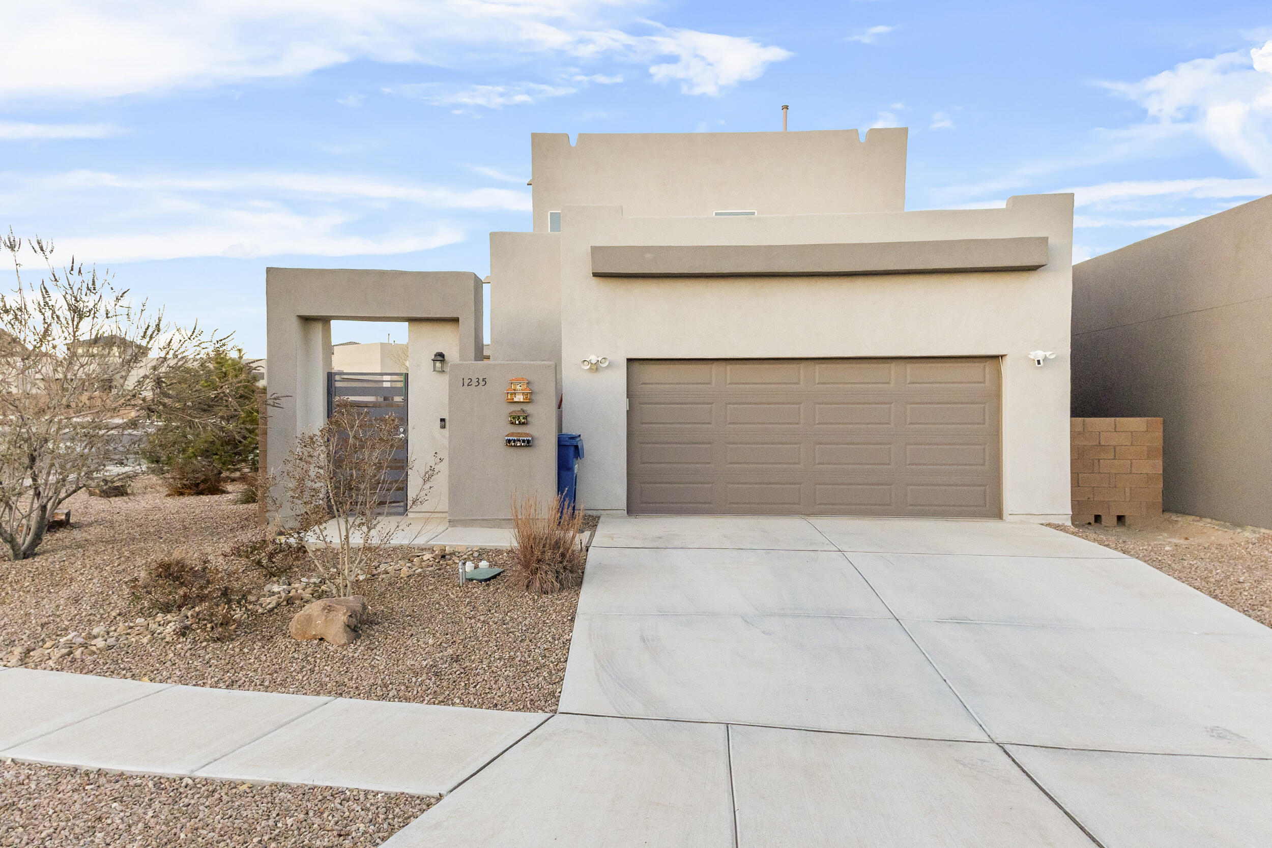 1235 Tierra Verde Loop, Los Lunas, New Mexico image 1