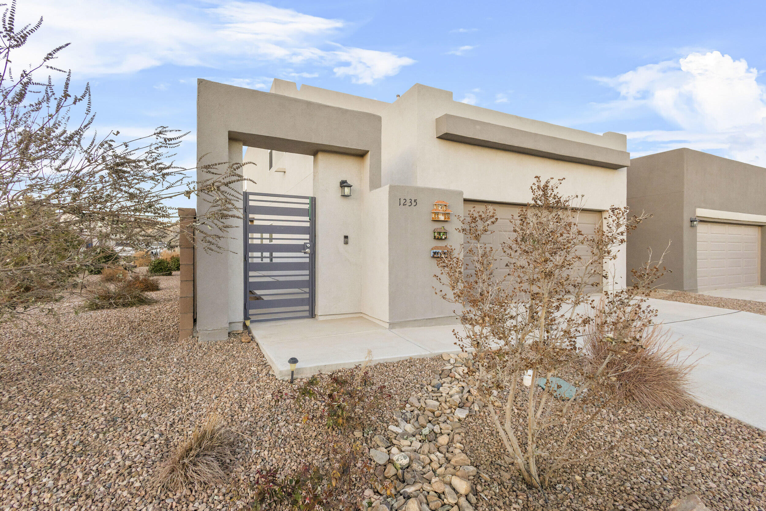 1235 Tierra Verde Loop, Los Lunas, New Mexico image 3