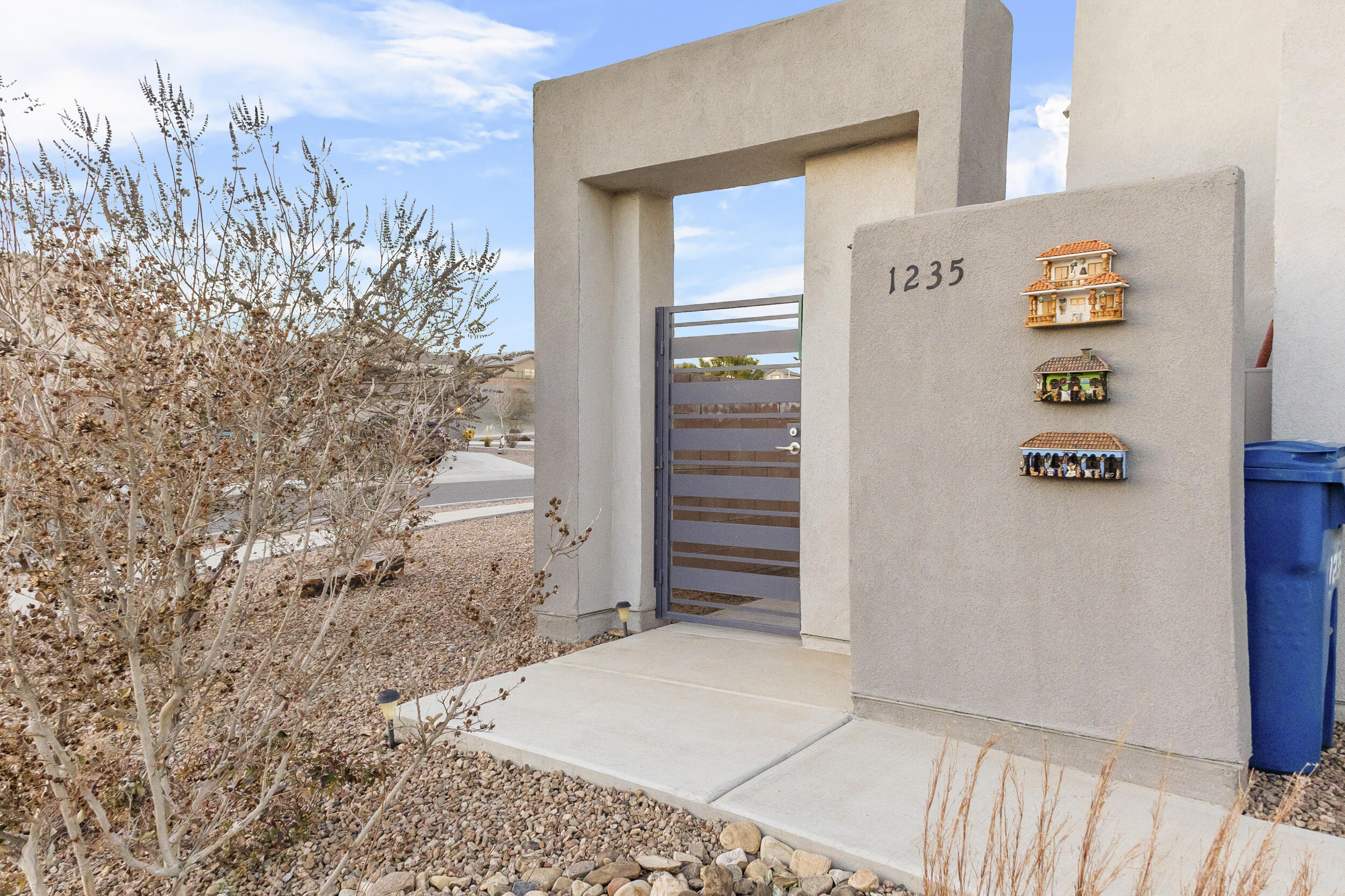 1235 Tierra Verde Loop, Los Lunas, New Mexico image 4