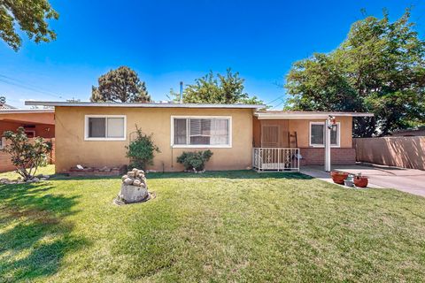 Photo of 4011 Broadview Place NW, Albuquerque, NM 87107 (MLS # 1092211)