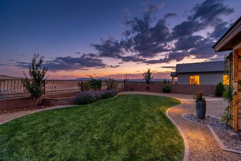 Homes For Sale - 1412 Valle De Colores Street<br/> Los Lunas, NM 87031