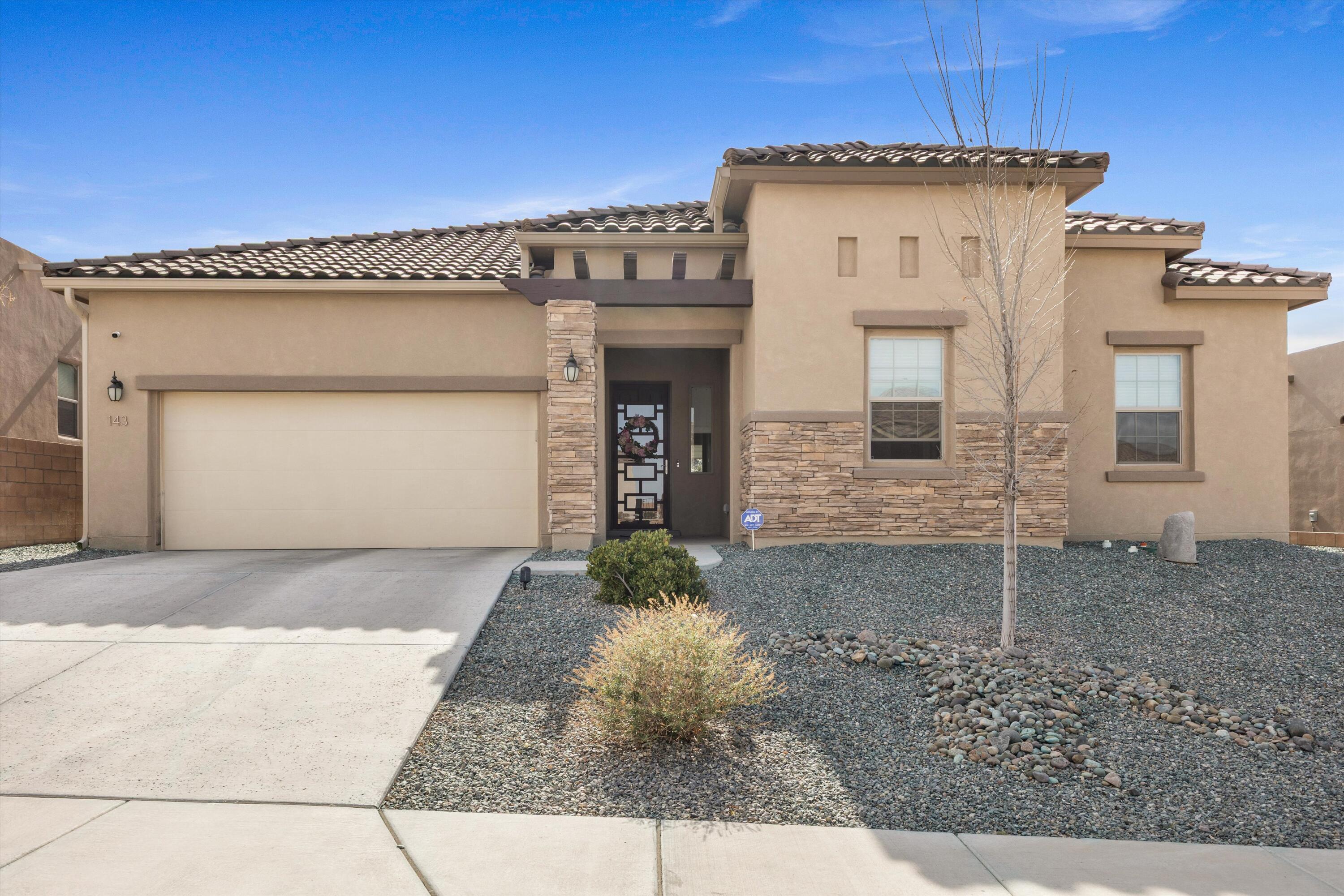143 Suez Road NE