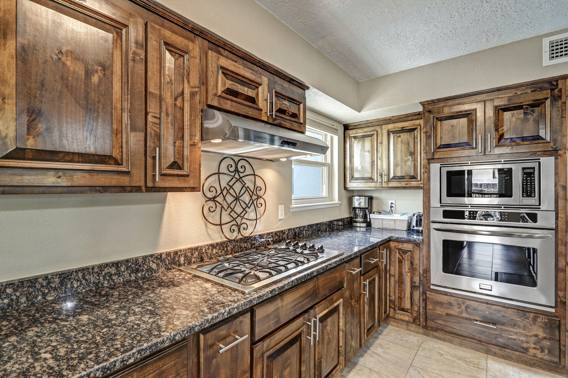 6400 Torreon Drive, Albuquerque, New Mexico image 8