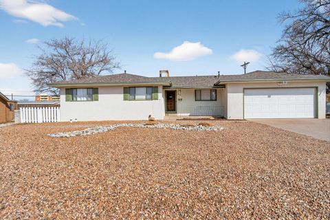 Photo of 5701 Madeira Place NE, Albuquerque, NM 87110 (MLS # 1098206)