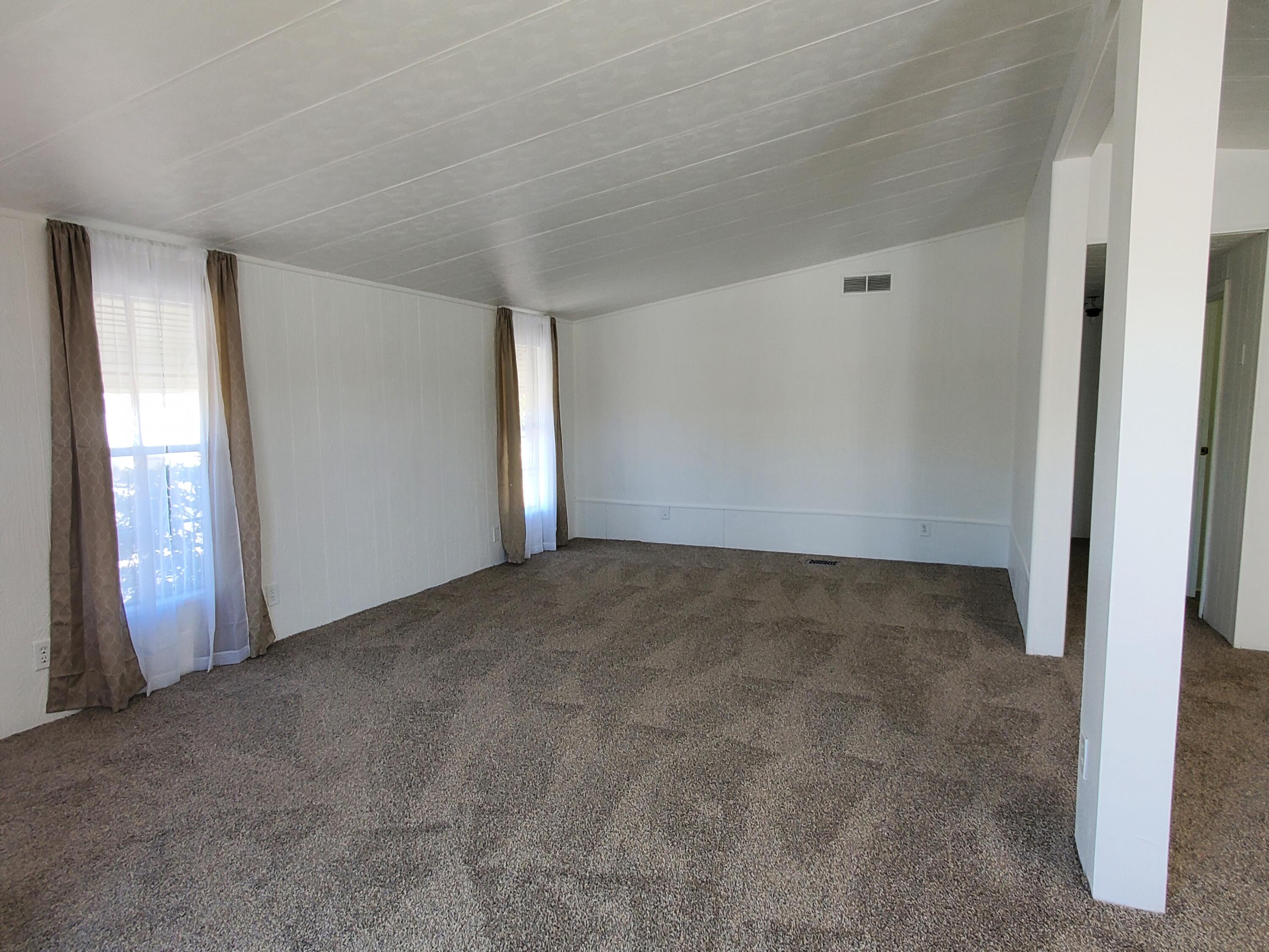 7712 Leanne Street NE