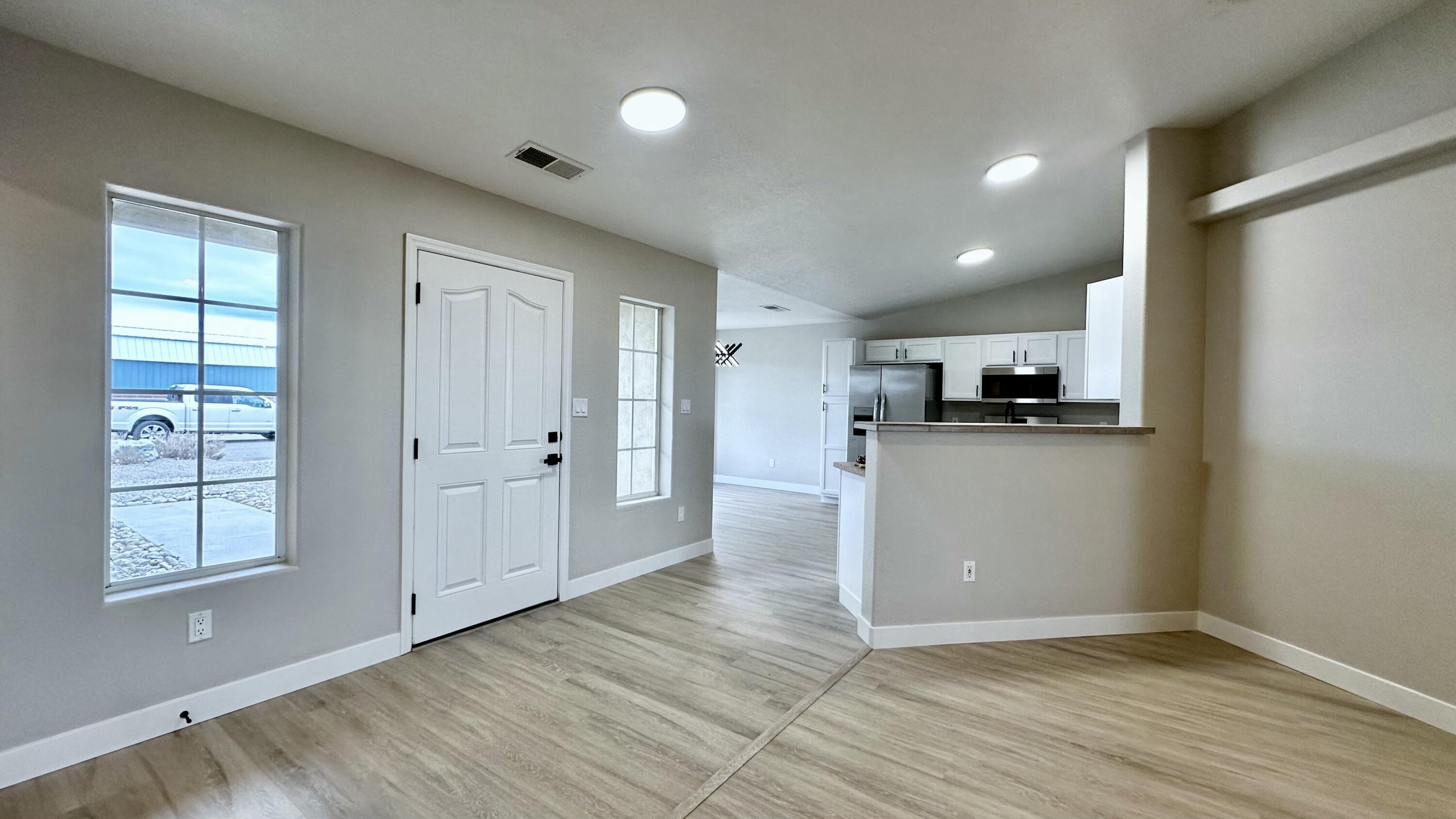 25 Rosa Avenue, Los Lunas, New Mexico image 4