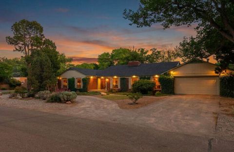 Homes For Sale - 1728 Dietz Place<br/> Bernalillo County, Los Ranchos, NM 87107