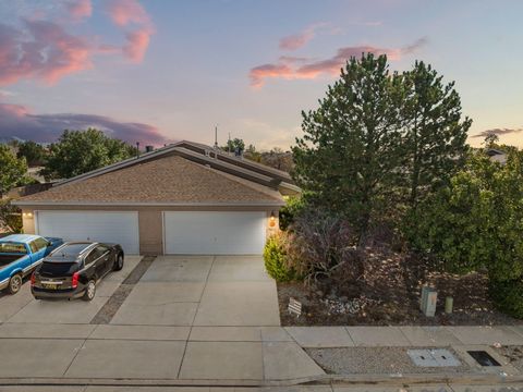 Photo of 11316 VISTAZO Place SE, Albuquerque, NM 87123 (MLS # 1092480)