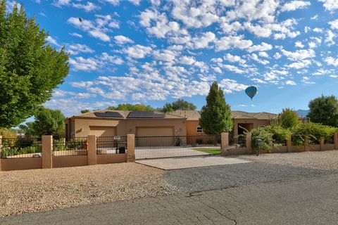 Photo of 509 ROHAN Road NW, Albuquerque, NM 87114 (MLS # 1092465)