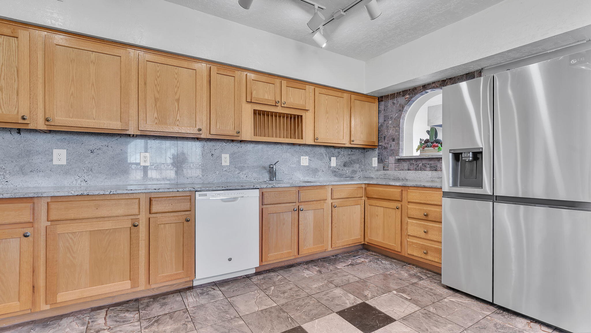 1512 LA TUNA Place SE