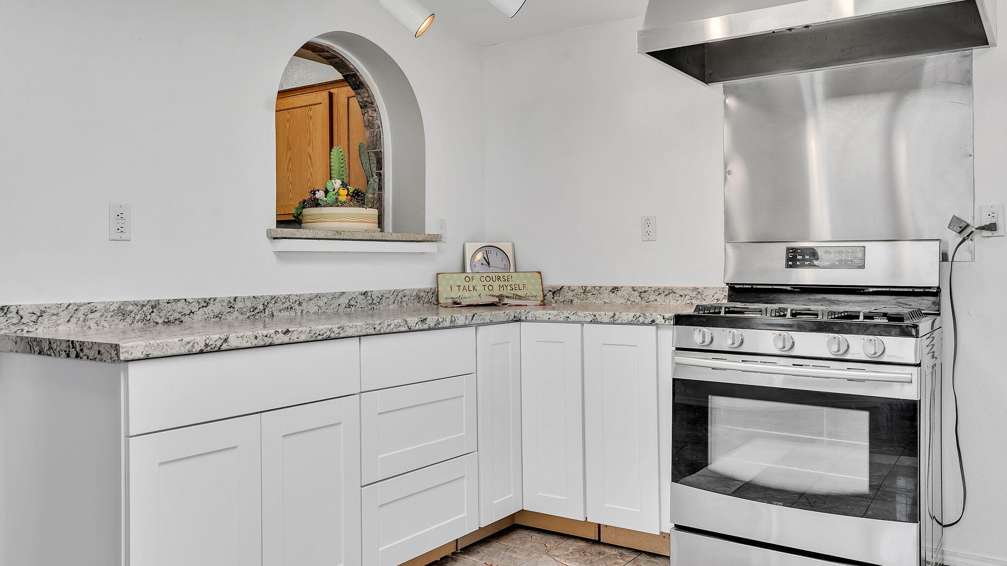 1512 LA TUNA Place SE