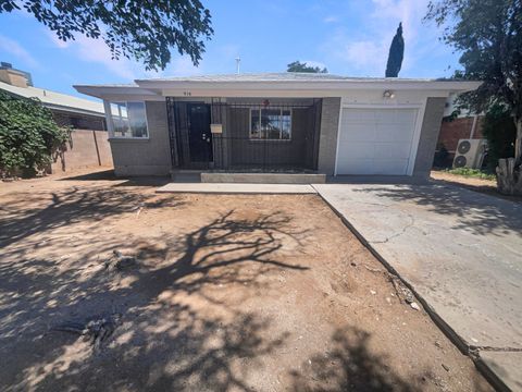 Photo of 916 DAKOTA Street SE, Albuquerque, NM 87108 (MLS # 1089298)