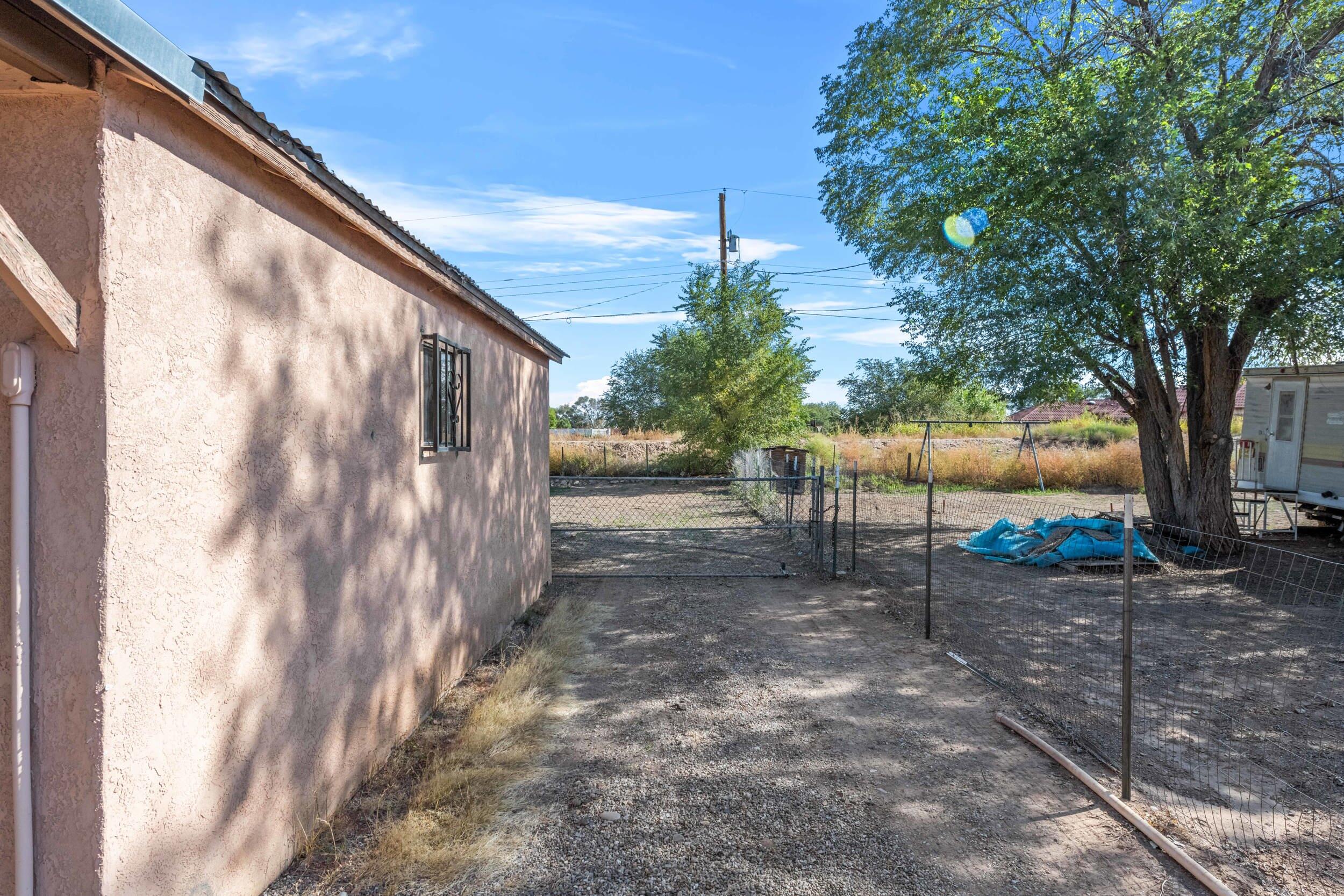 1870 Winchester Drive, Bosque Farms, New Mexico image 5