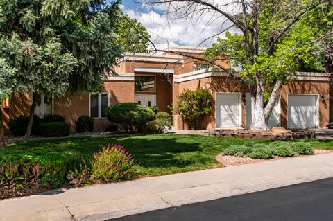 Photo of 9509 Tanoan Drive NE, Albuquerque, NM 87111 (MLS # 1102919)