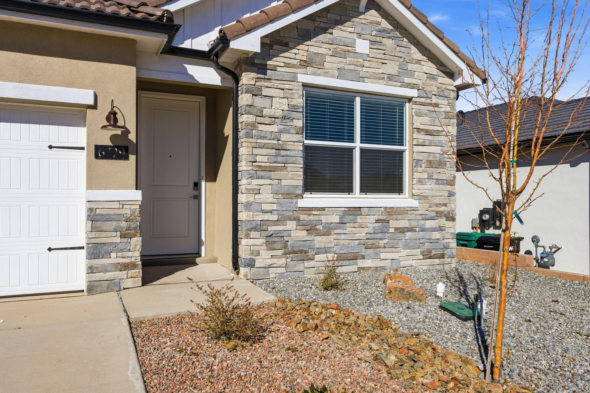 6729 SYDNEY Drive NE