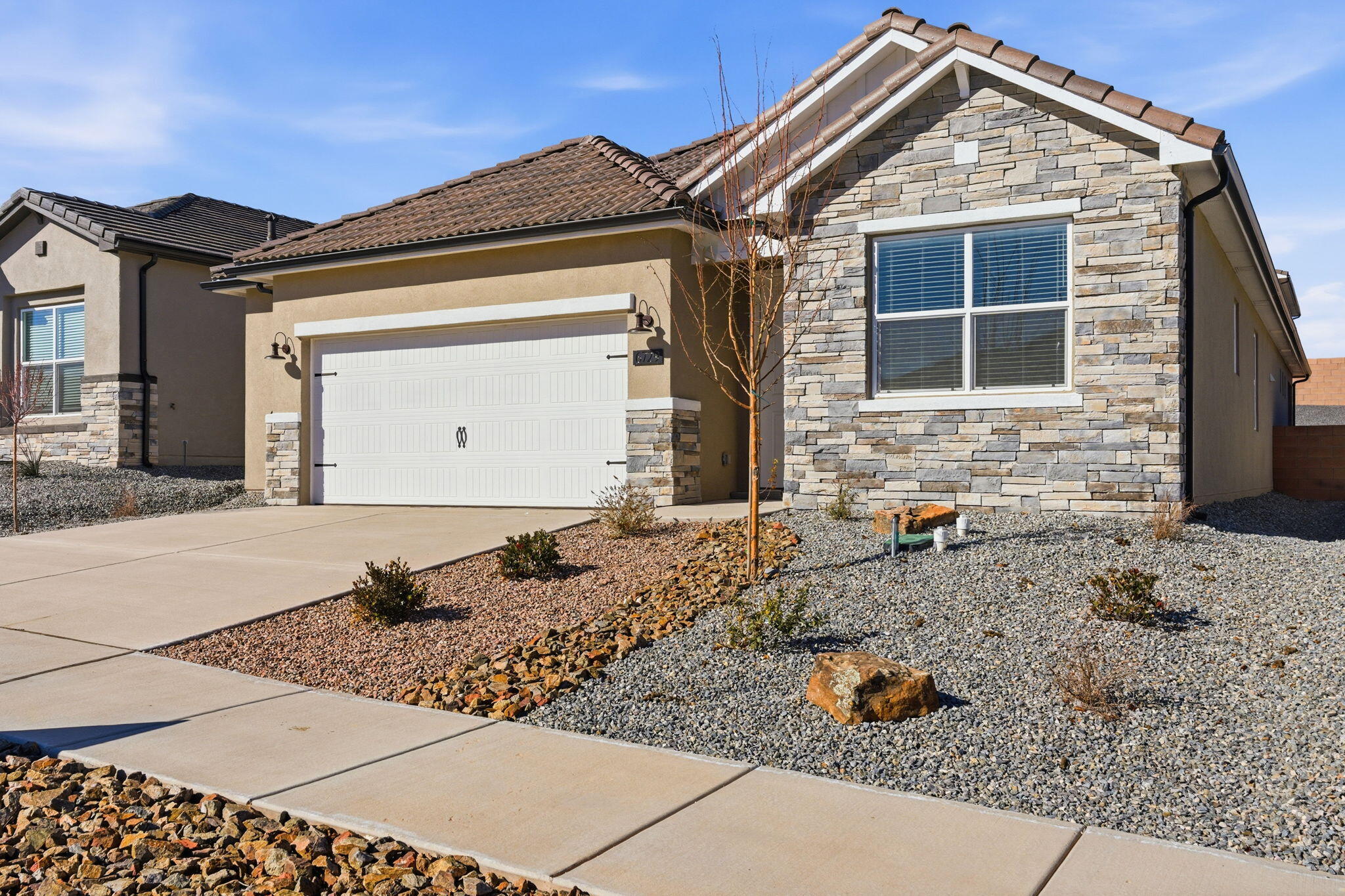 6729 SYDNEY Drive NE