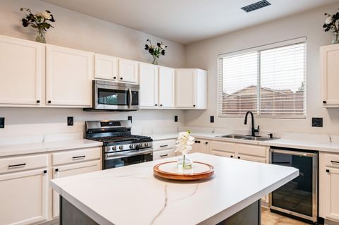 Photo of 2419 Meadow Gate Trail SW, Albuquerque, NM 87121 (MLS # 1103095)