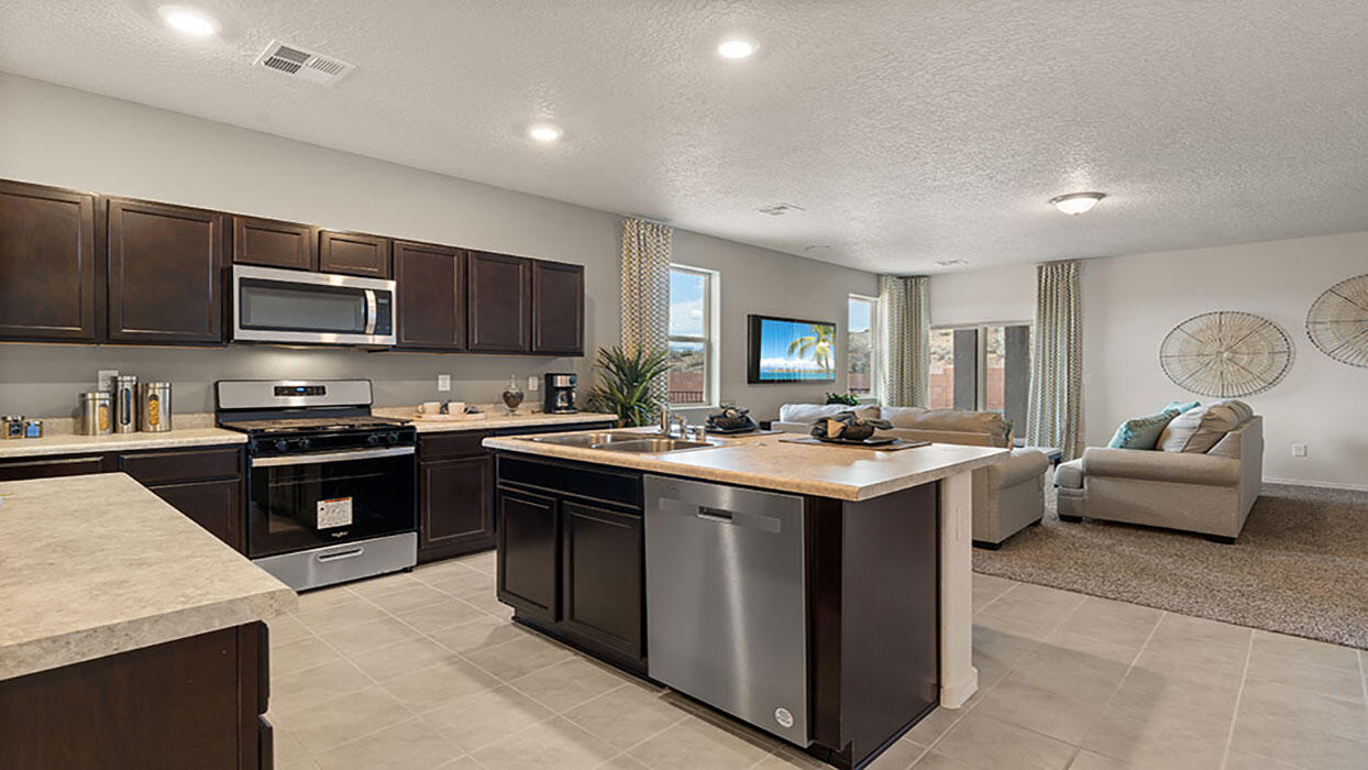 1657 Maggie Court, Rio Rancho, New Mexico image 5