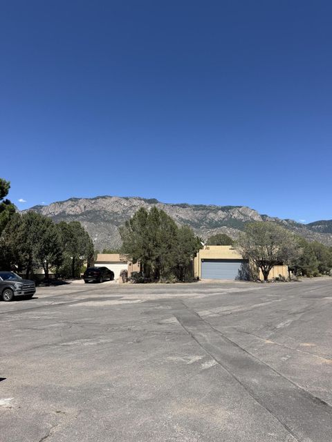 Homes For Rent - 1822 Tramway Terrace Loop<br/> Albuquerque, NM 87122