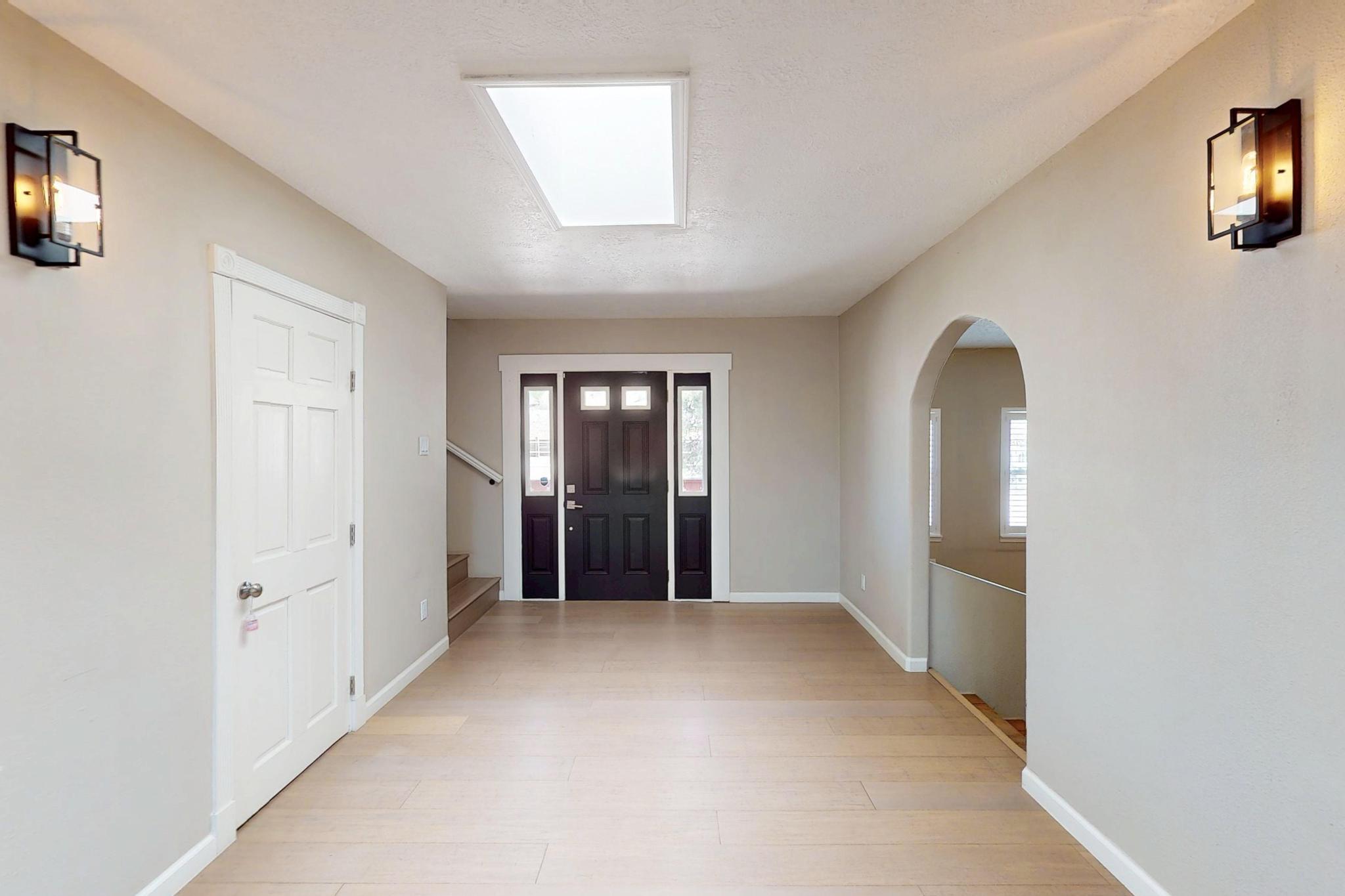 9207 Edith Boulevard NE