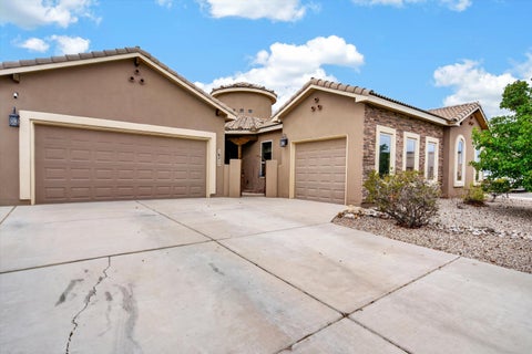 Homes For Sale - 1621 Roble Drive<br/> Albuquerque, NM 87124
