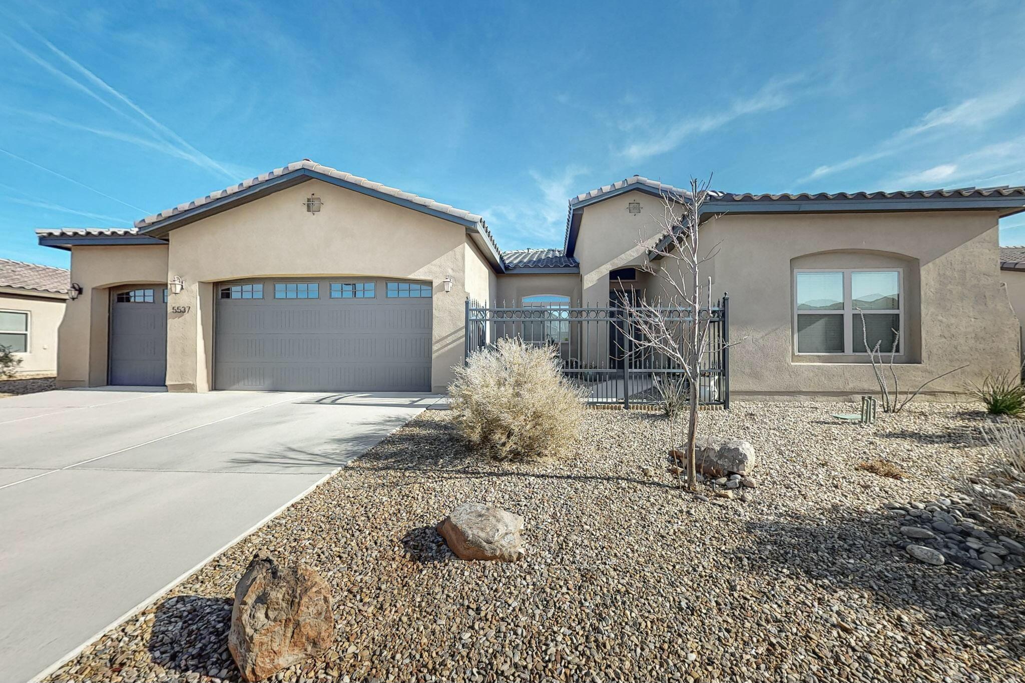 5537 Pikes Peak Loop, Rio Rancho, New Mexico image 1