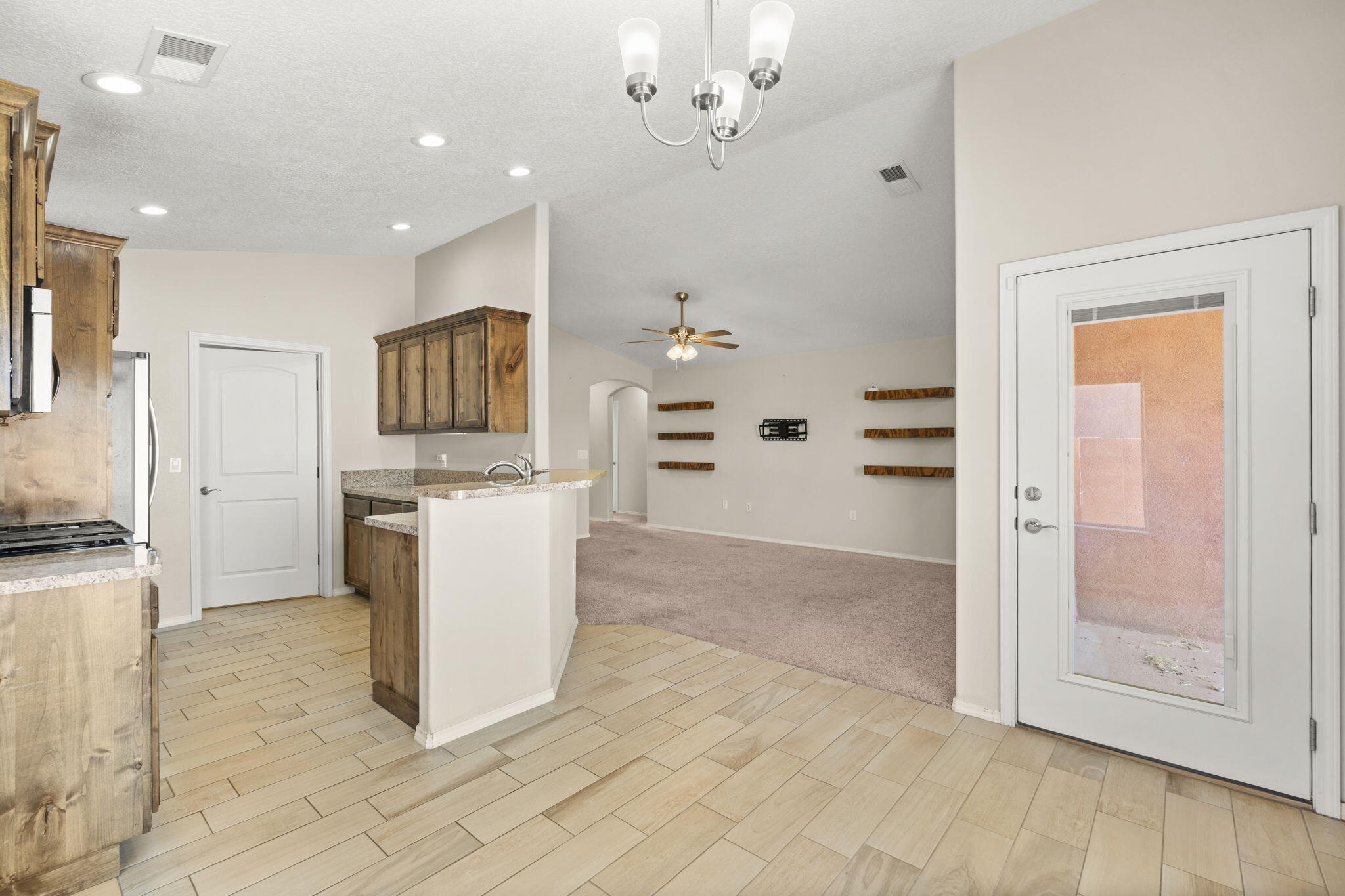 2170 Firewheel Avenue, Los Lunas, New Mexico image 6