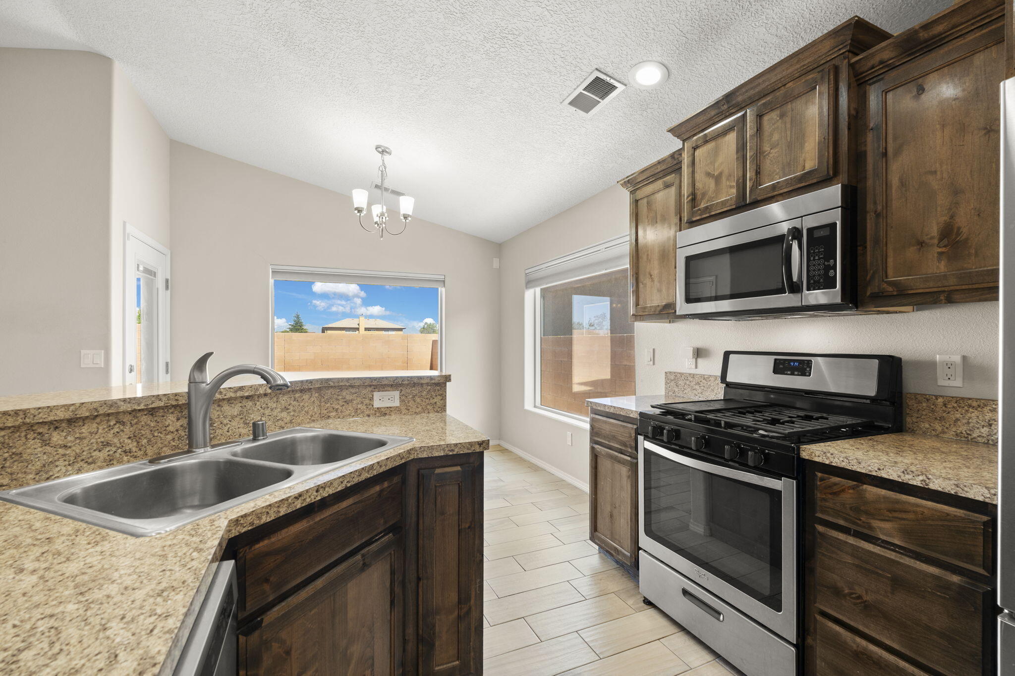 2170 Firewheel Avenue, Los Lunas, New Mexico image 12