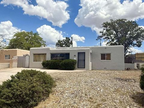 204 Laguayra Drive NE Albuquerque NM 87108
