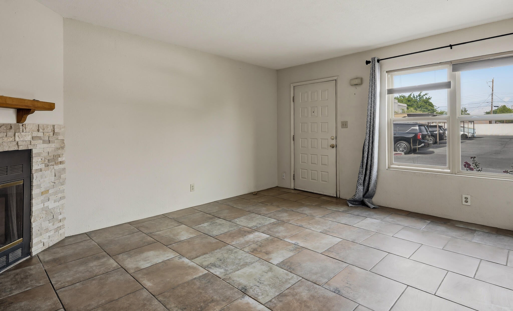 3301 Monroe Street NE UNIT J105