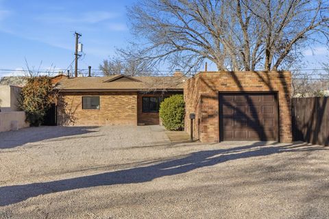Photo of 1111 Iron Avenue SW, Albuquerque, NM 87102 (MLS # 1097982)