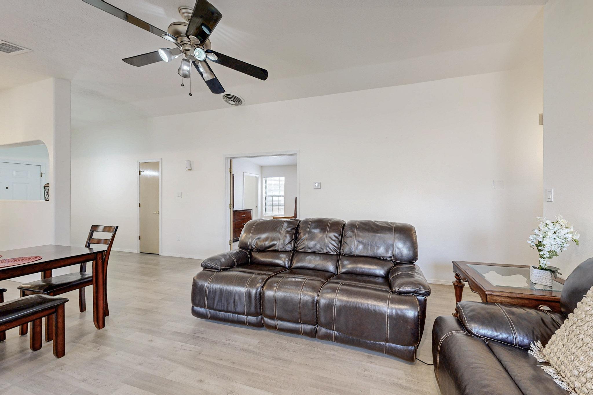 1128 Pandora Drive, Los Lunas, New Mexico image 8