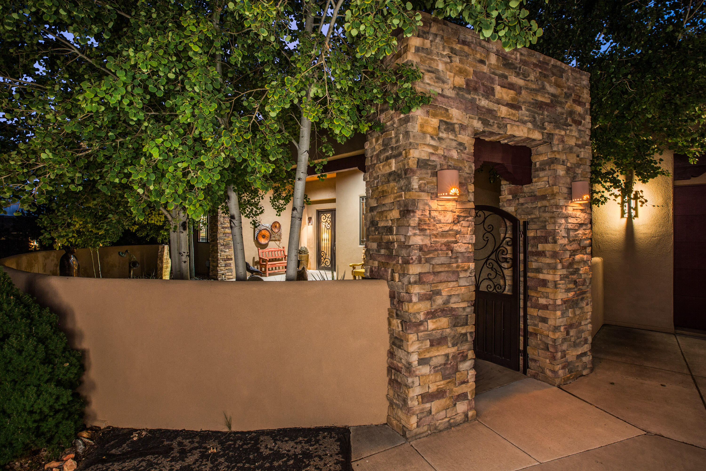 21 Broken Arrow Place