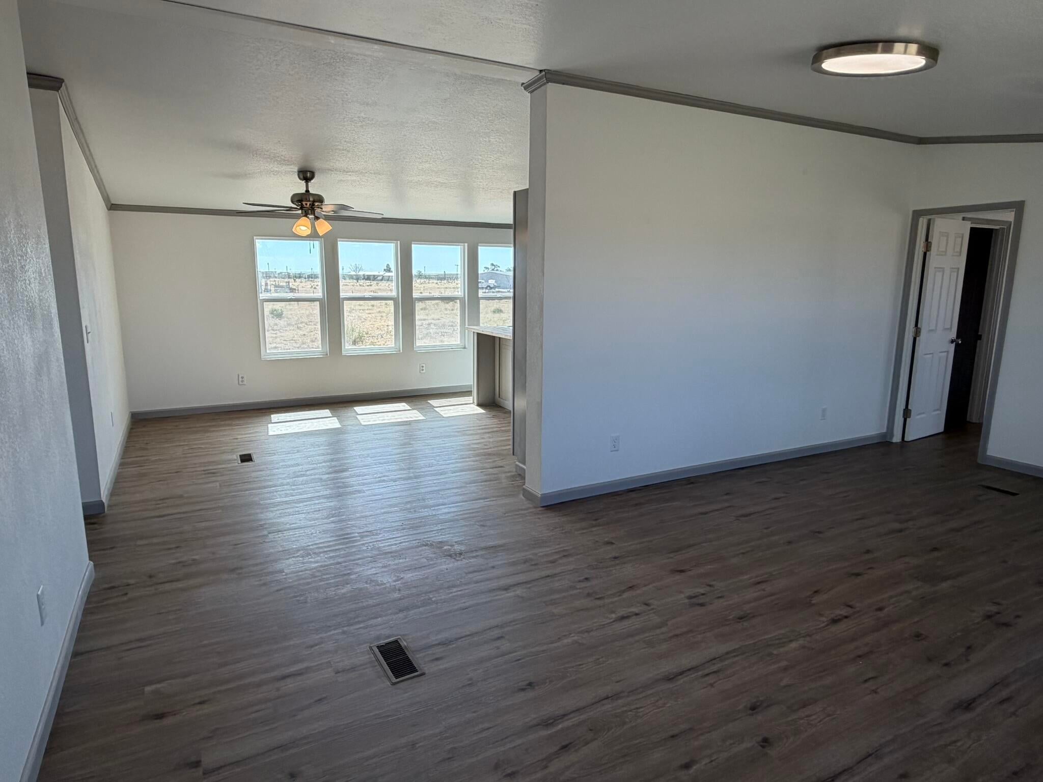 32 Audra Loop