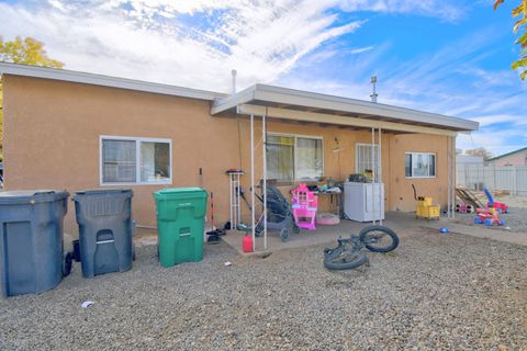 Photo of 1624 Valdora Road SW, Albuquerque, NM 87105 (MLS # 1094506)