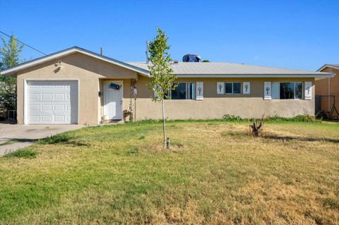 Photo of 1016 Walker Drive NE, Albuquerque, NM 87112 (MLS # 1100312)
