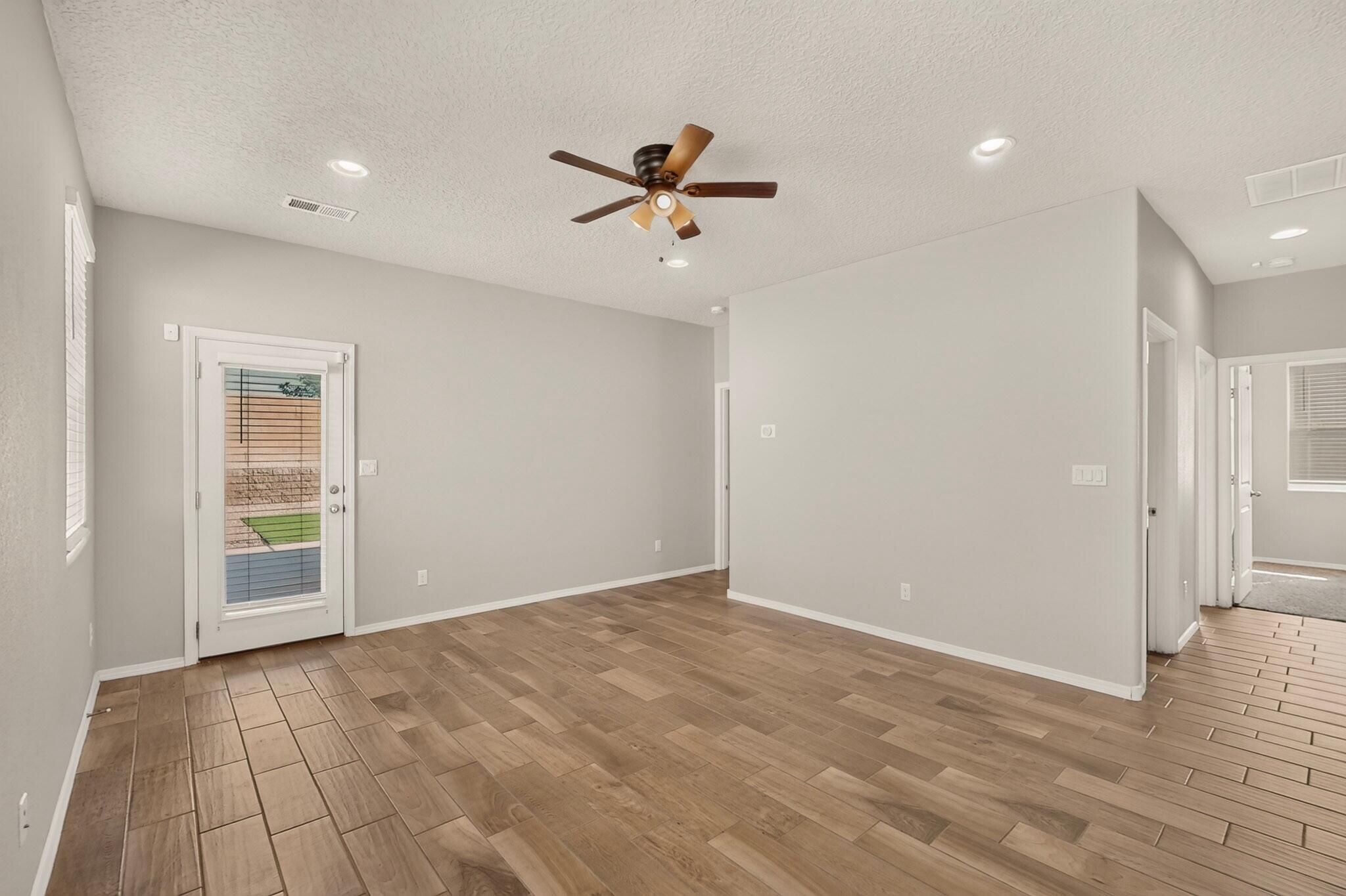 4113 Skyline Loop NE