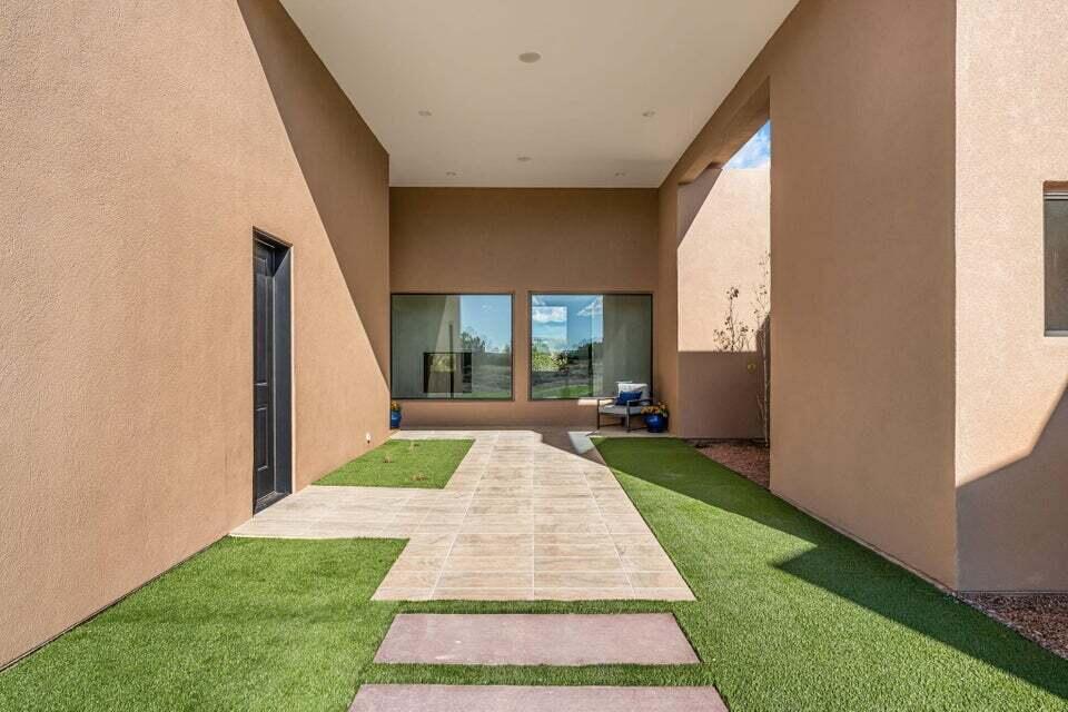 9 Tamarisk Trail