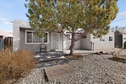 Photo of 3120 Madeira Drive NE, Albuquerque, NM 87110 (MLS # 1098296)