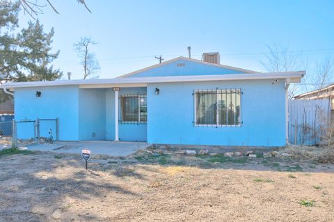Photo of 325 Rhode Island Street NE, Albuquerque, NM 87108 (MLS # 1098132)