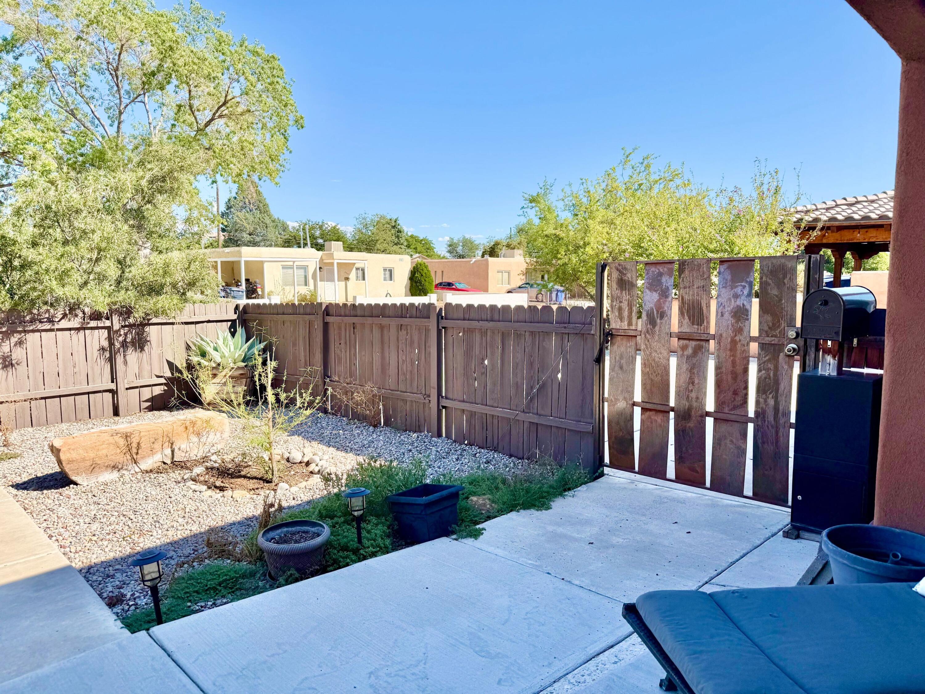 2433 Valencia Drive NE