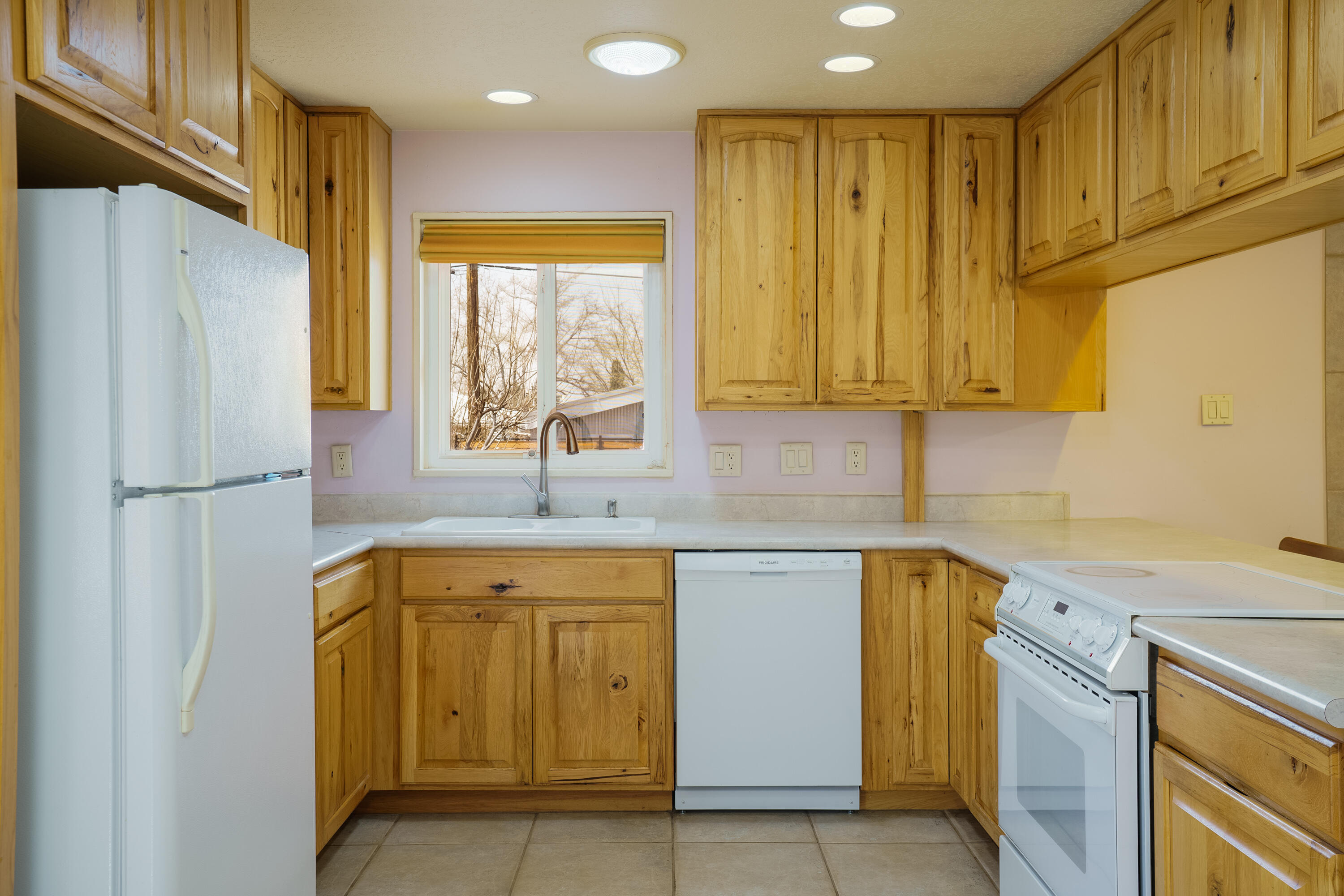 2713 Cardenas Drive, Albuquerque, New Mexico image 4